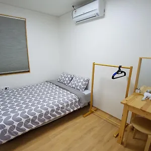 2* Pensión Bong